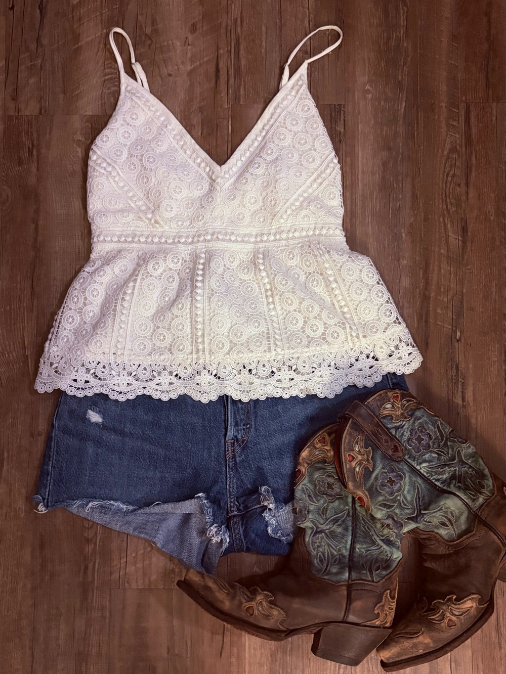 Levi's Frayed Hem Distressed Denim Shorts - Blue